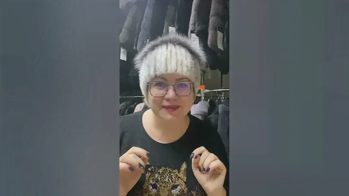 Шапки из вязаной норки Россия/Пятигорск/ 3500 руб. Шапки из кролика, отделка песец/ 3200 руб.